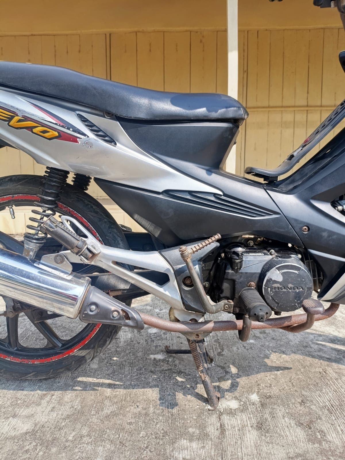 Gambar motor 4